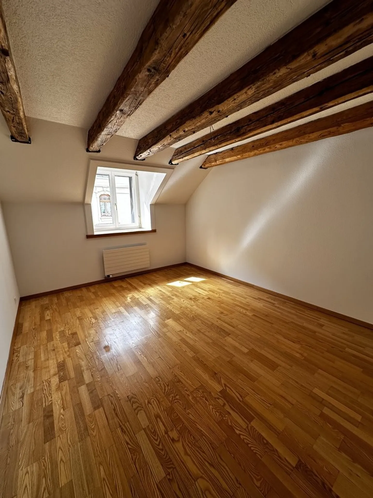 WUNDERSCHÖNE WOHNUNG ZU VERMIETEN IM STADTZENTRUM - Foto 7 von 11