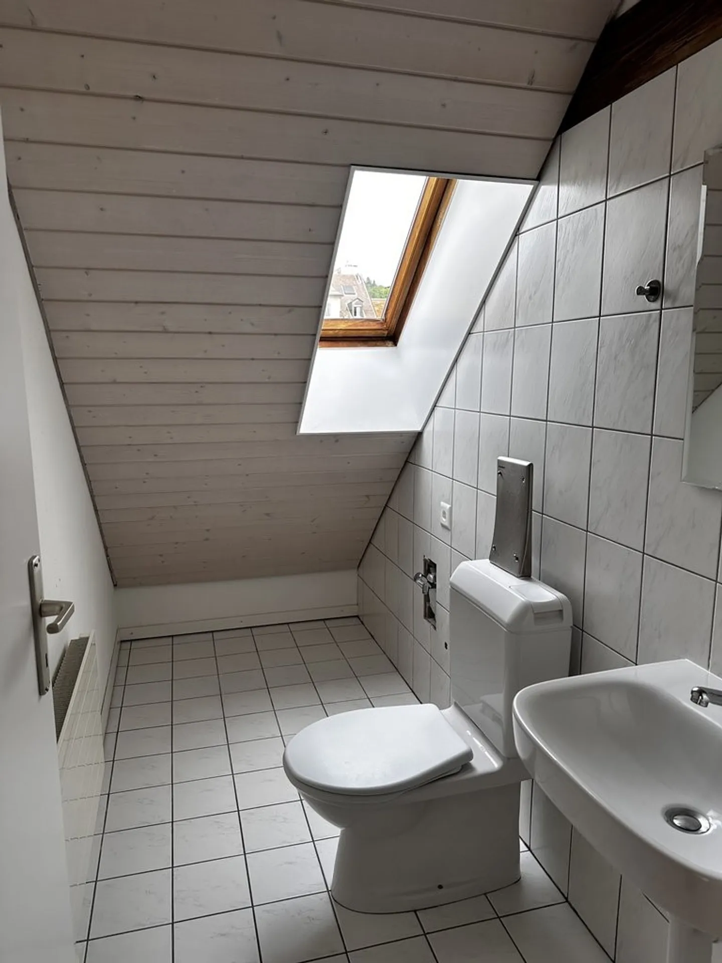 WUNDERSCHÖNE WOHNUNG ZU VERMIETEN IM STADTZENTRUM - Foto 9 von 11