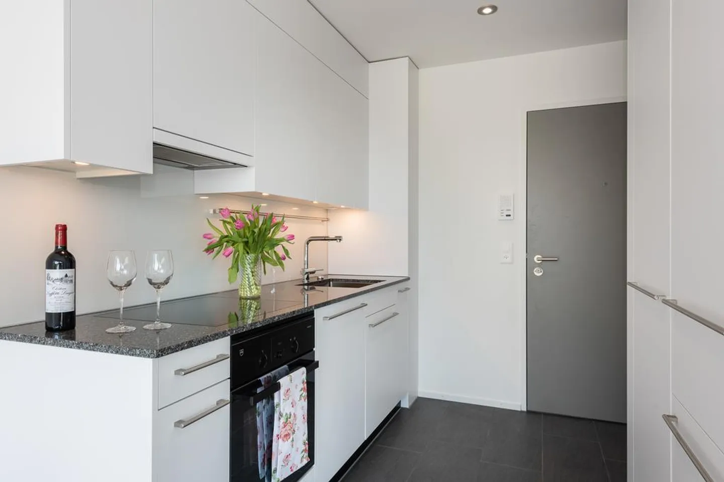 Moderne Wohnung mit grosszügigem Balkon - Foto 2 von 8