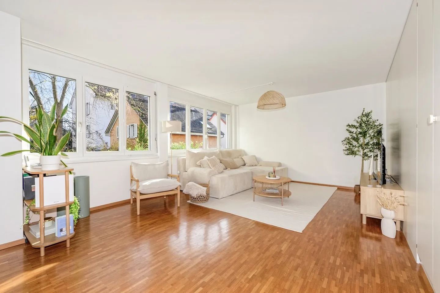 Stylish 2-room apartment in the popular Seefeld district - Photo 2 of 11