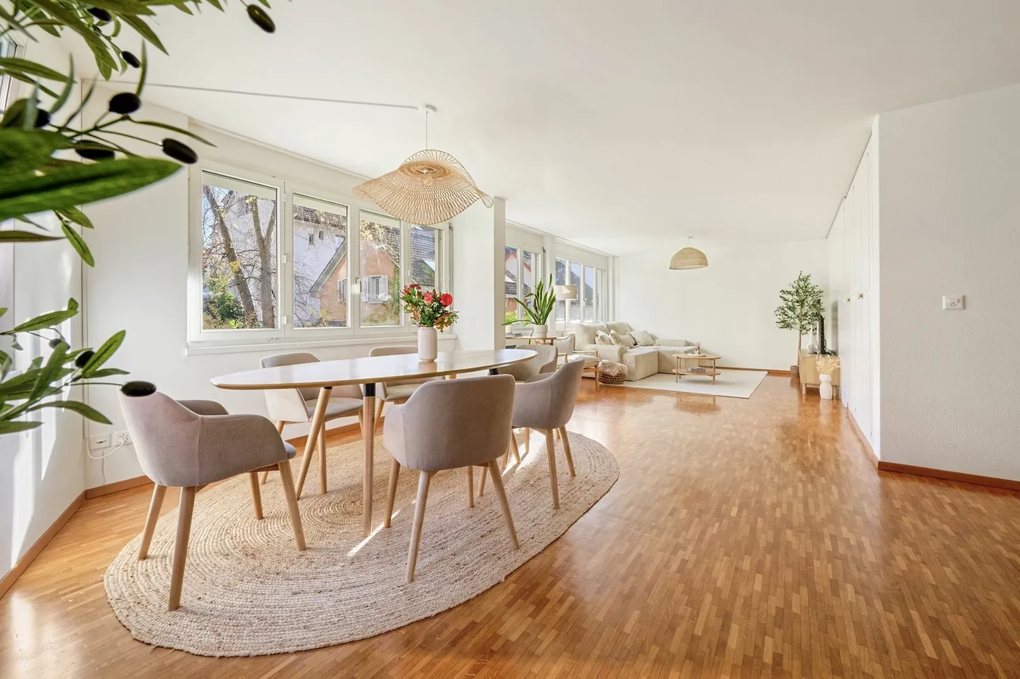 Stylish 2-room apartment in the popular Seefeld district - Photo 3 of 11