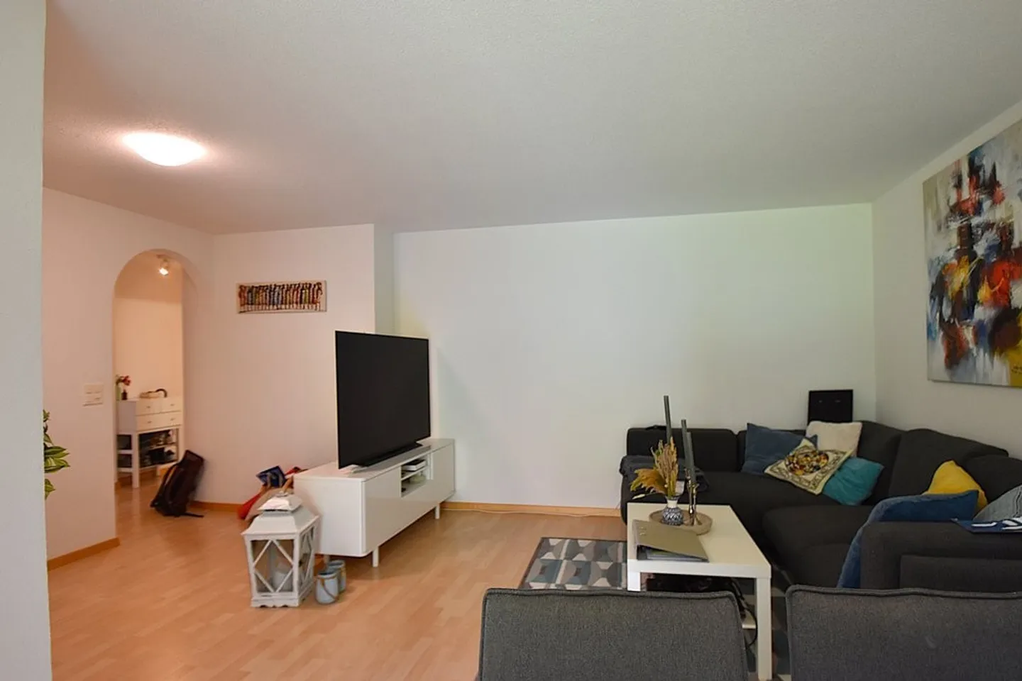 Cozy living in a quiet but central neighborhood - Photo 3 of 8