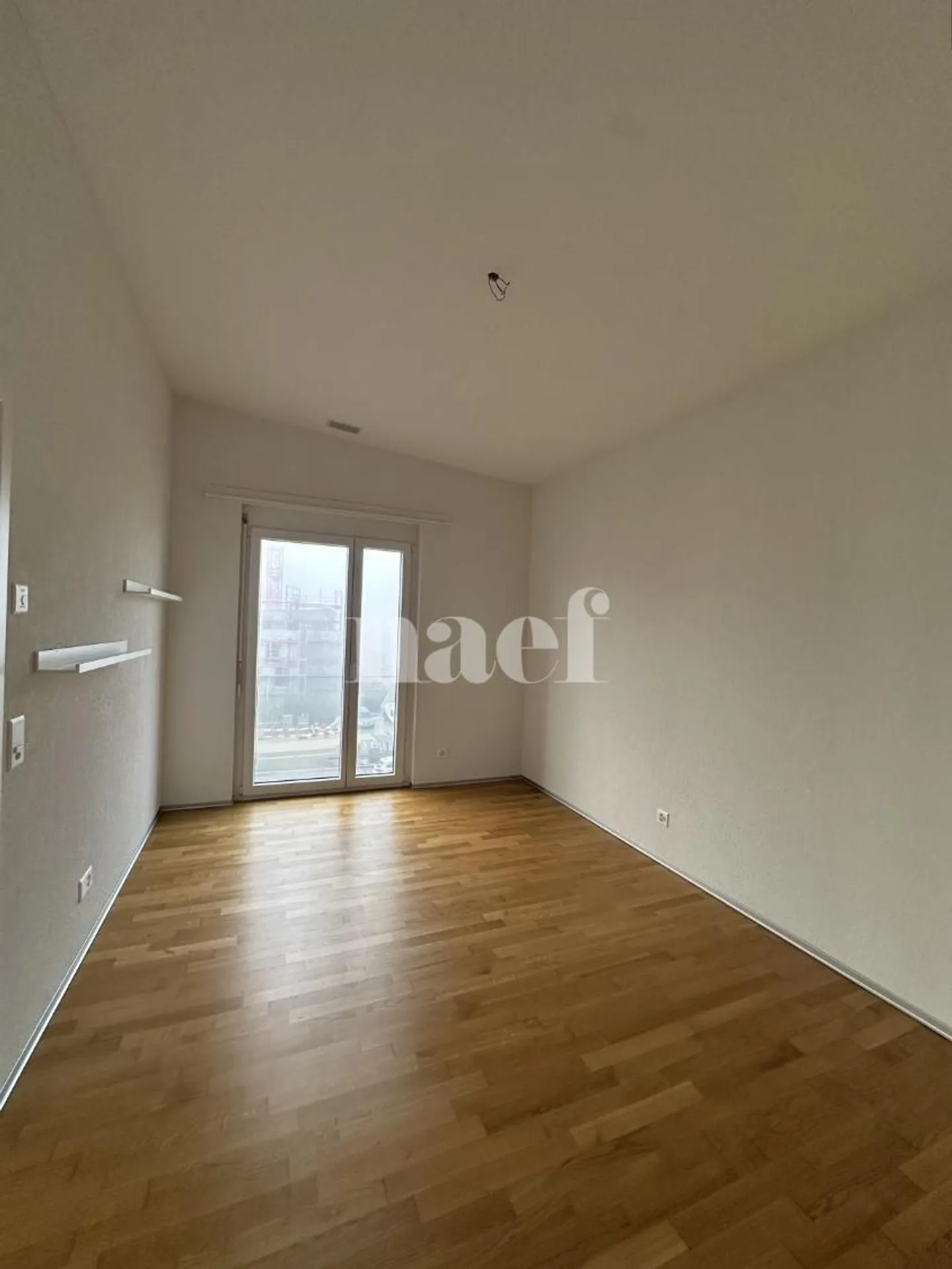 Modernes Attikawohnung mit Terrasse - Foto 3 von 6