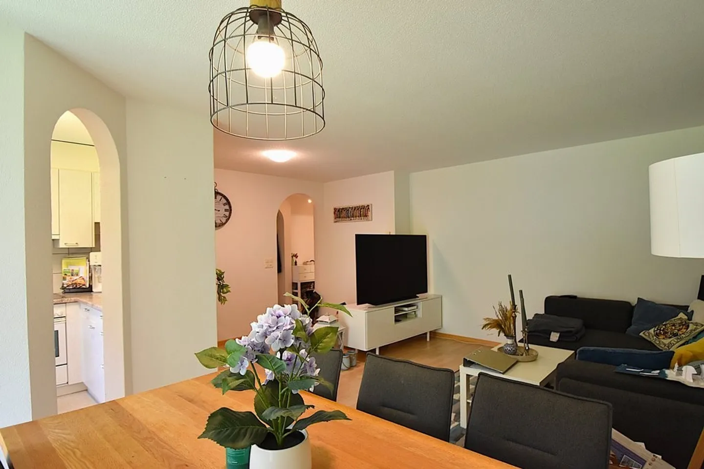 Cozy living in a quiet but central neighborhood - Photo 4 of 8