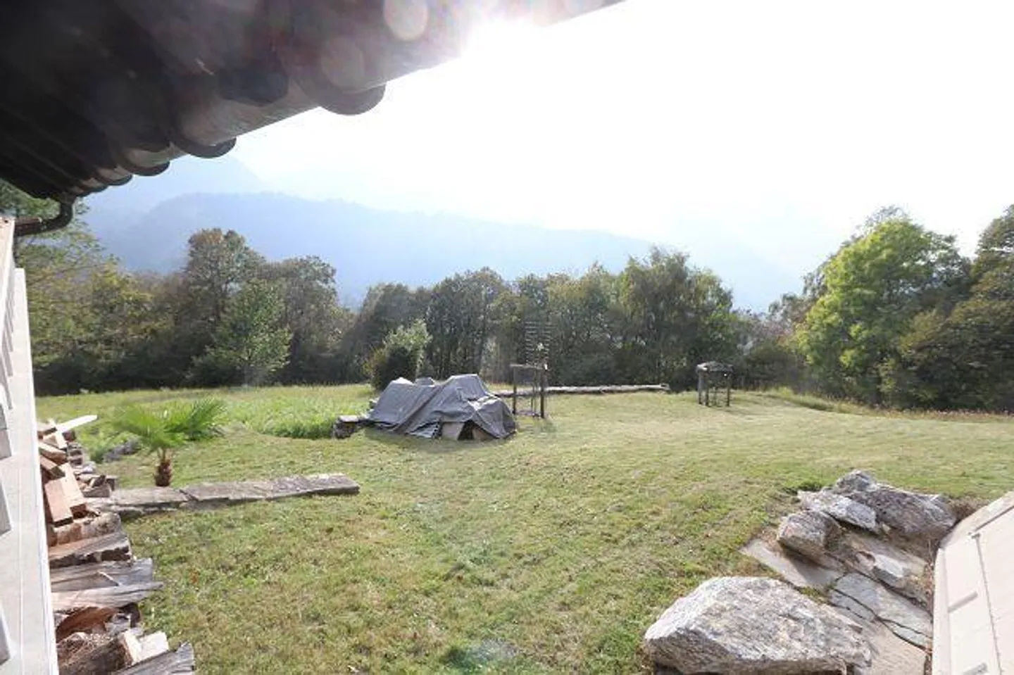 «3 1/2-Zimmer-Rustico an Alleinlage an sehr ruhiger, sonniger Aussichtslage / rustico di 3 locali da sola» - Foto 18 von 36