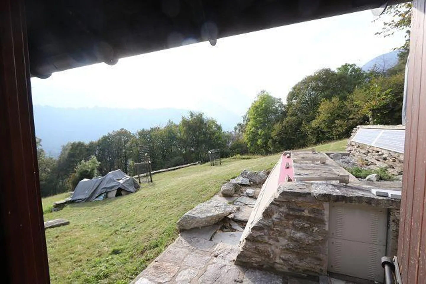 «3 1/2-Zimmer-Rustico an Alleinlage an sehr ruhiger, sonniger Aussichtslage / rustico di 3 locali da sola» - Foto 21 von 36