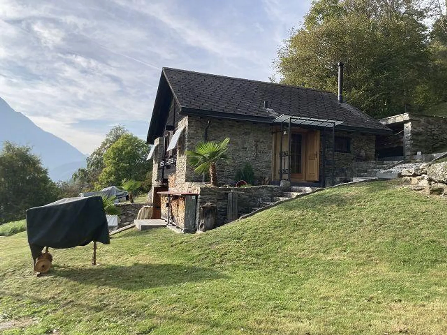 «3 1/2-Zimmer-Rustico an Alleinlage an sehr ruhiger, sonniger Aussichtslage / rustico di 3 locali da sola» - Foto 24 von 36