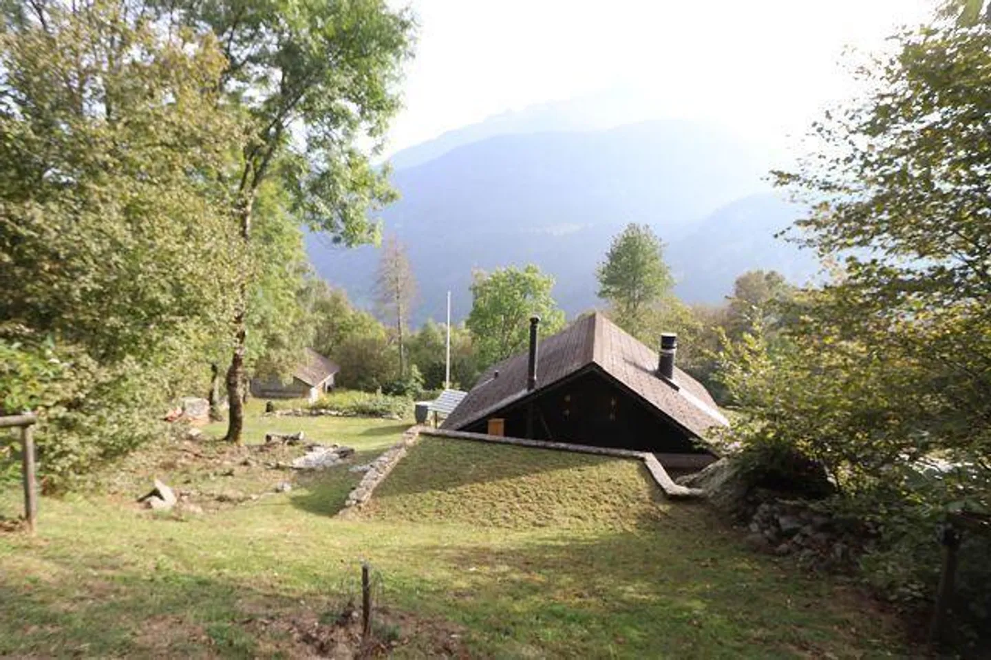 «3 1/2-Zimmer-Rustico an Alleinlage an sehr ruhiger, sonniger Aussichtslage / rustico di 3 locali da sola» - Foto 25 von 36