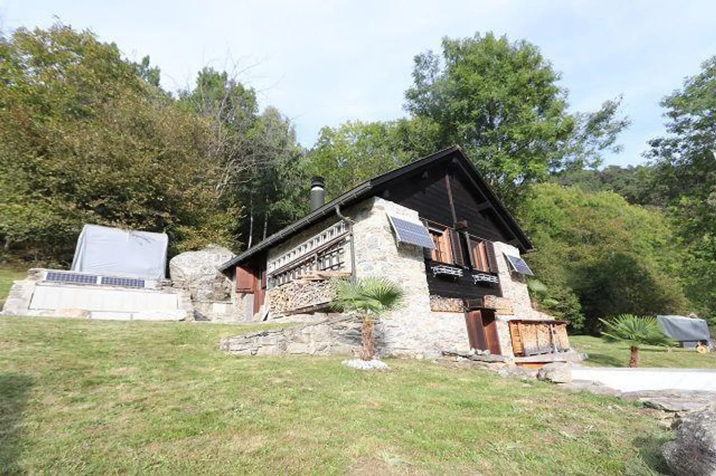 «3 1/2-Zimmer-Rustico an Alleinlage an sehr ruhiger, sonniger Aussichtslage / rustico di 3 locali da sola» - Foto 28 von 36