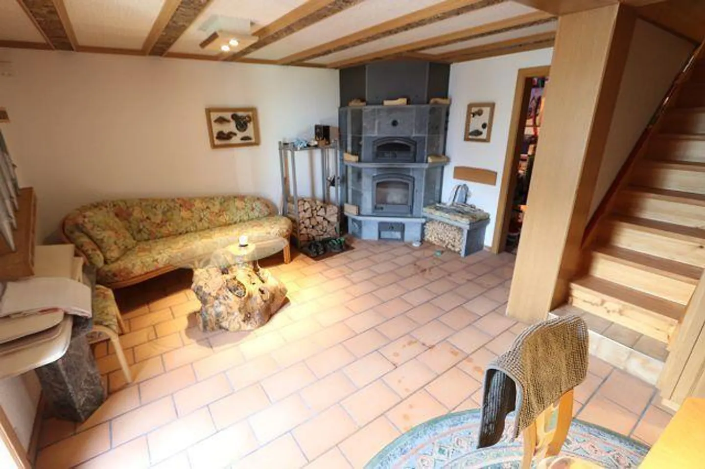 «3 1/2-Zimmer-Rustico an Alleinlage an sehr ruhiger, sonniger Aussichtslage / rustico di 3 locali da sola» - Foto 2 von 36
