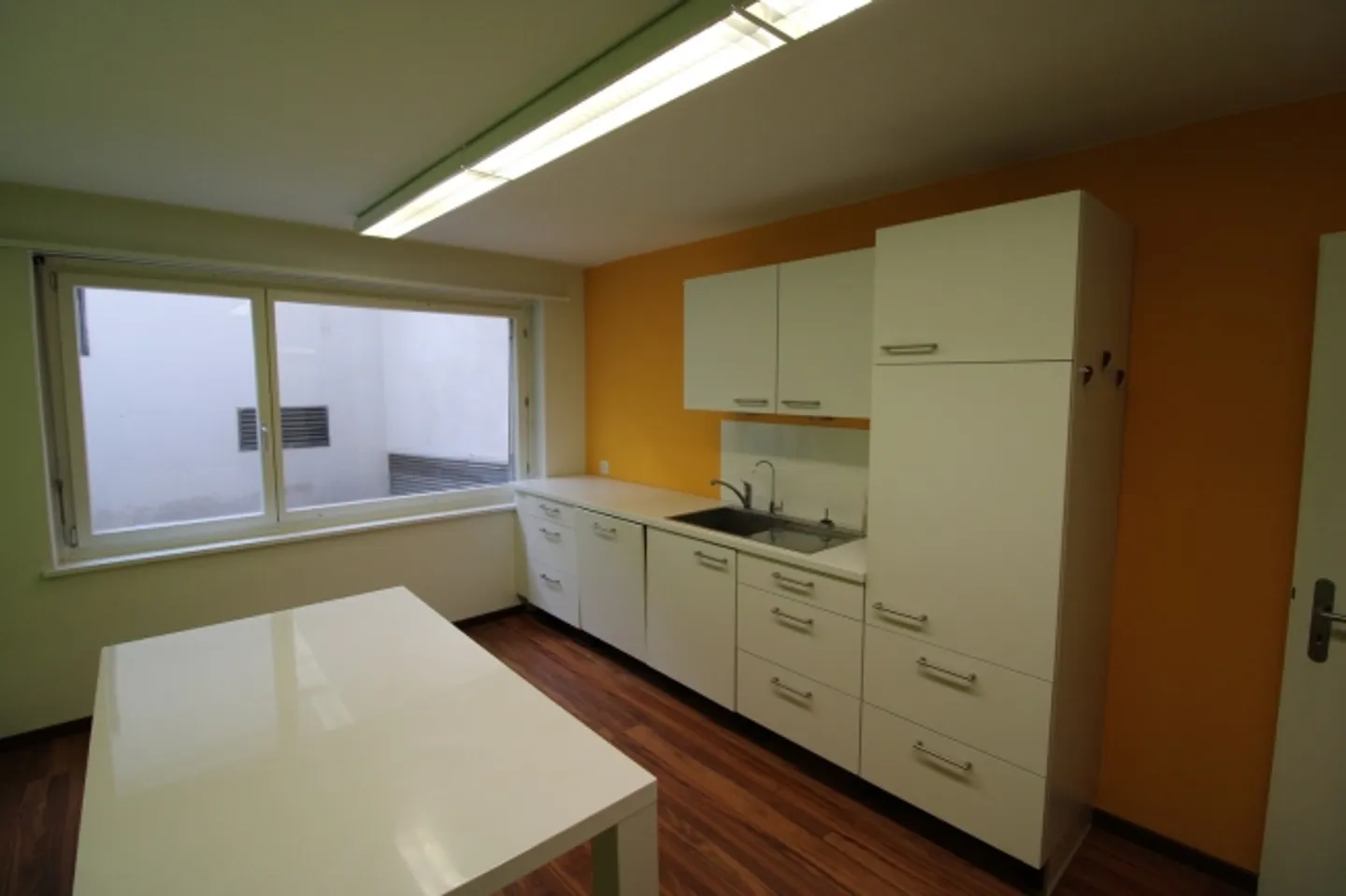 Interim Use until 30.06.2026 in a Central Location in Lucerne - Photo 4 of 9