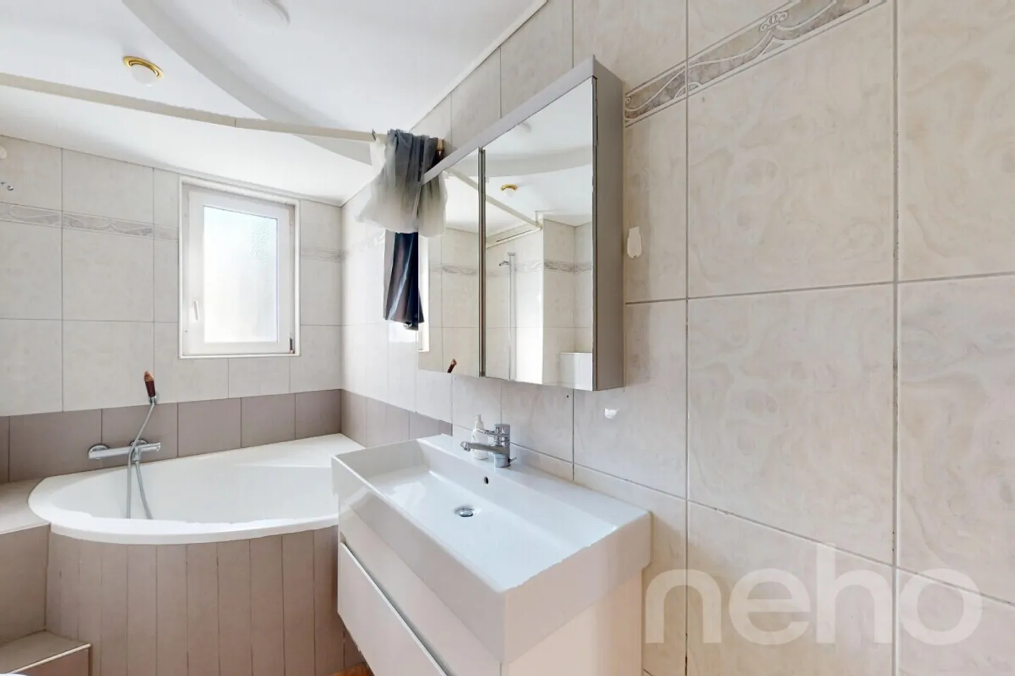 Appartamento ristrutturato di 4.5 stanze a Zurigo-Seebach - Foto 2 di 9