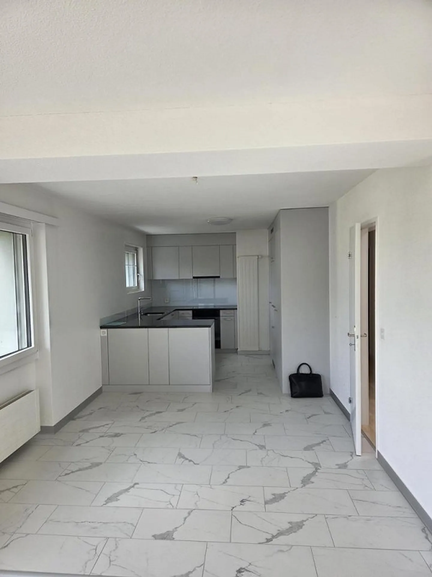 2.5 Room Apartment in Sunny Surroundings - Photo 3 of 9