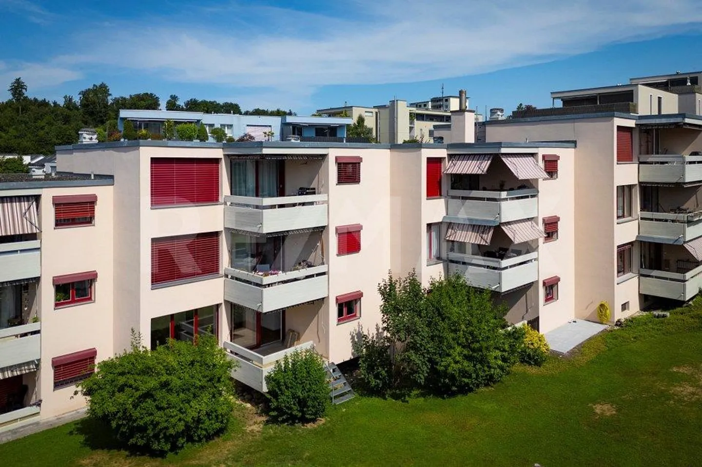 Appartement 4,5 pièces entièrement rénové avec style et confort. - Photo 1 sur 13