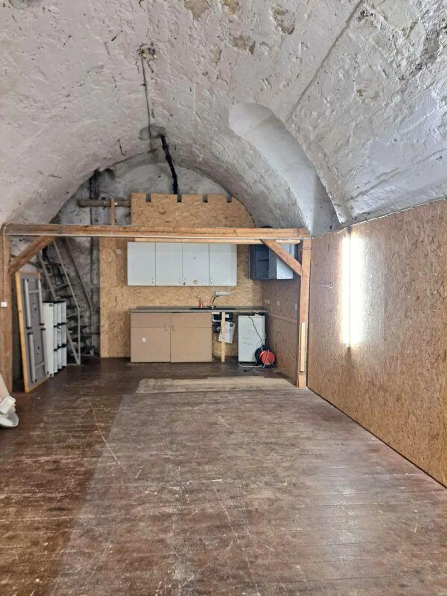 Charming Clubhouse - Studio with Generous Spaces - Photo 5 of 9