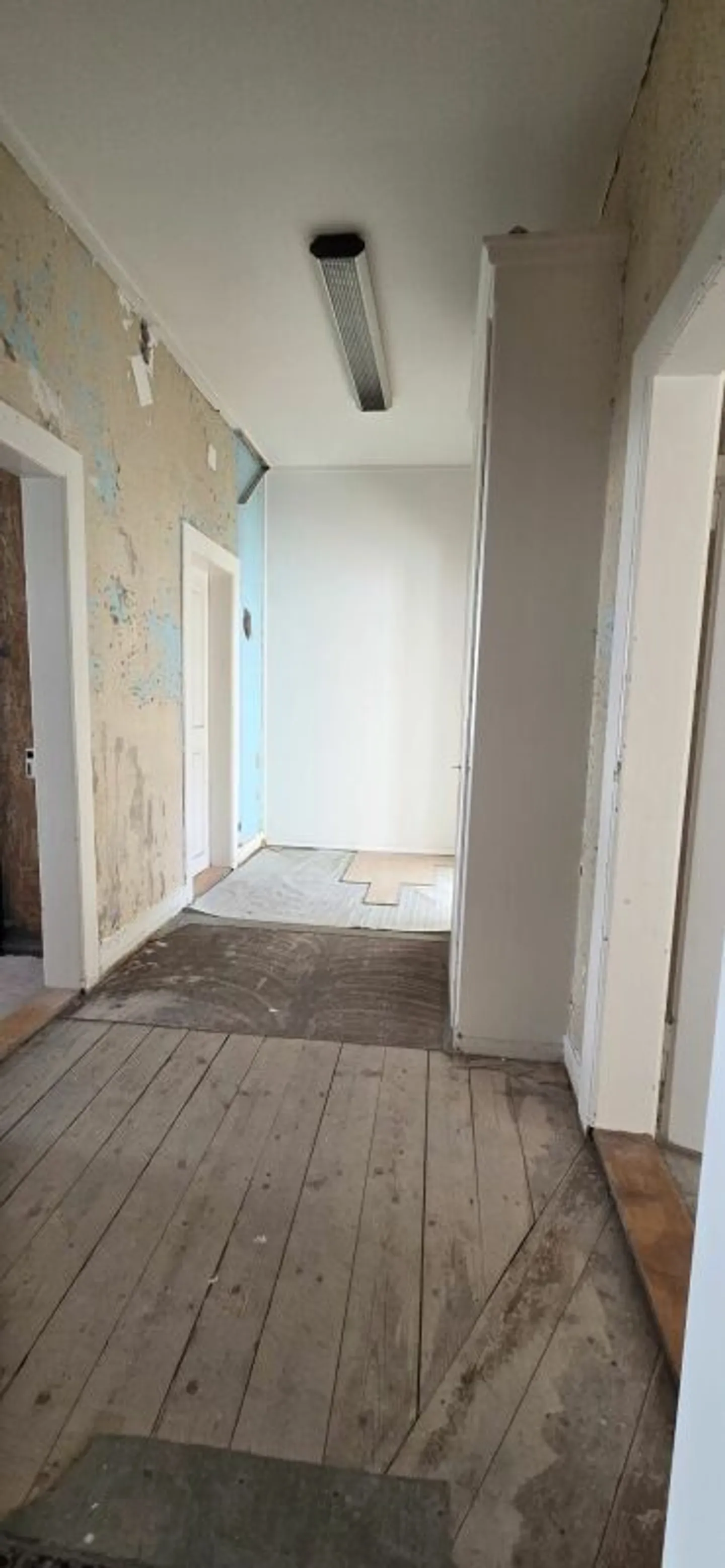 Espace commercial à louer dans un emplacement central - 16,5 m2 - Photo 4 sur 8