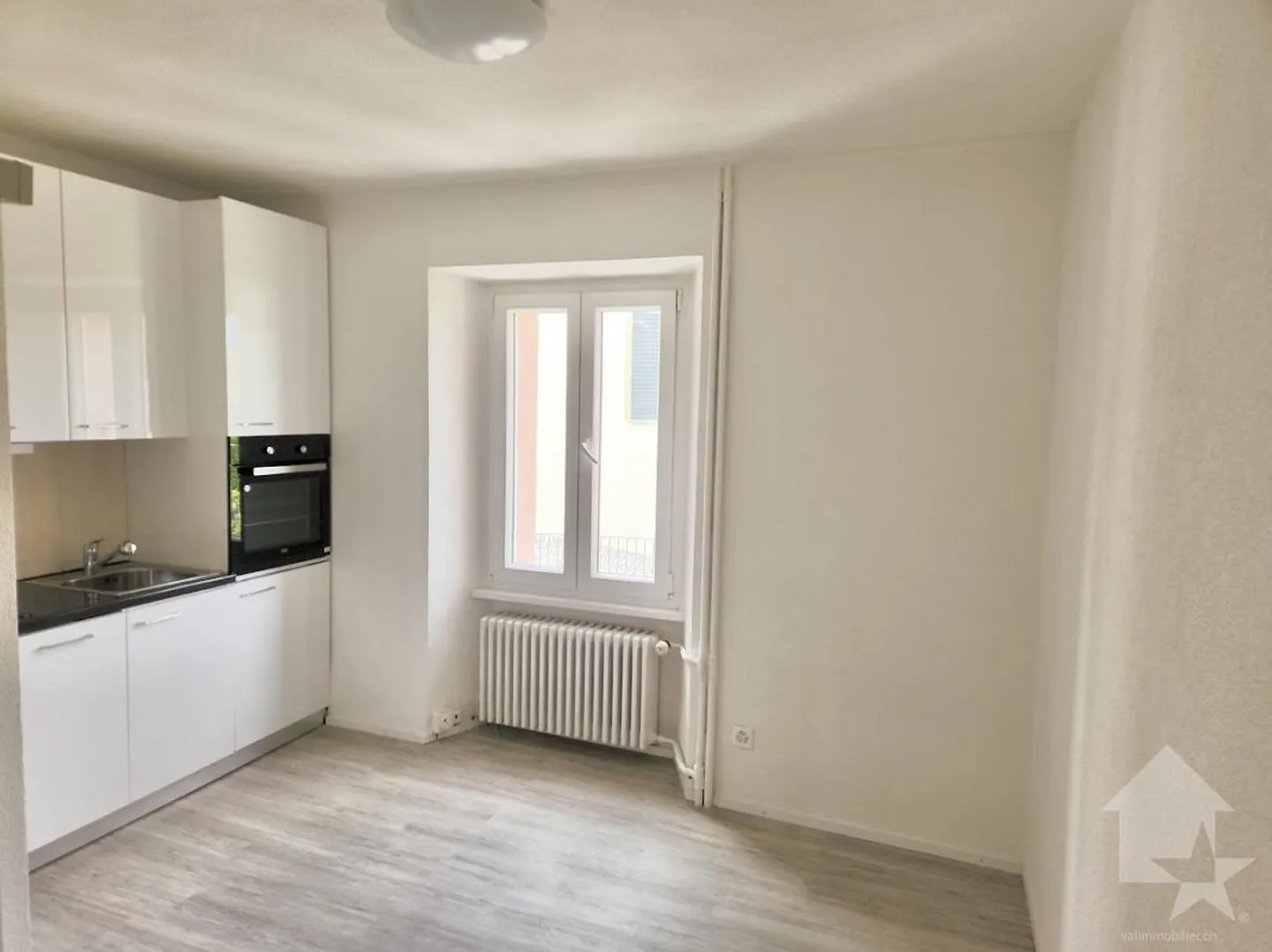 Building of 5 apartments and a restaurant in the center of the village! - Photo 13 of 16