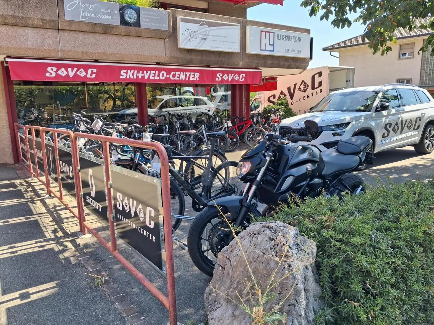 ZENTRAL, SICHTBAR UND VIELSEITIG NUTZBAR - Photo 1 of 6