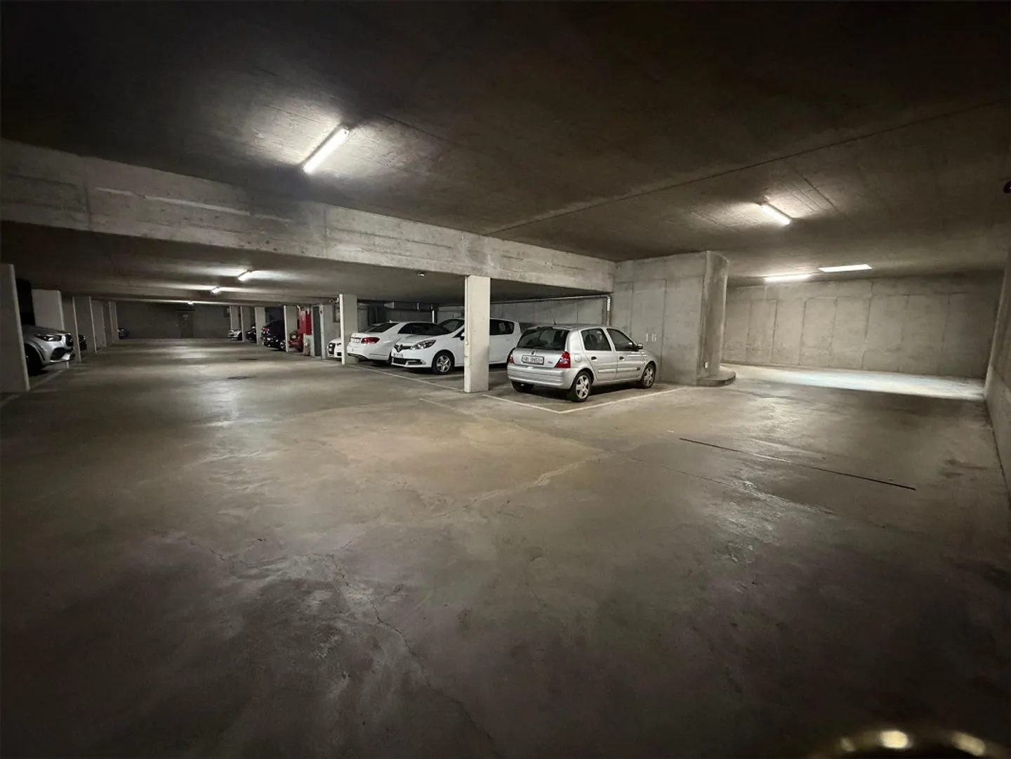 Louer une place de parking souterrain avec accès sécurisé à Bâle - Photo 4 sur 6