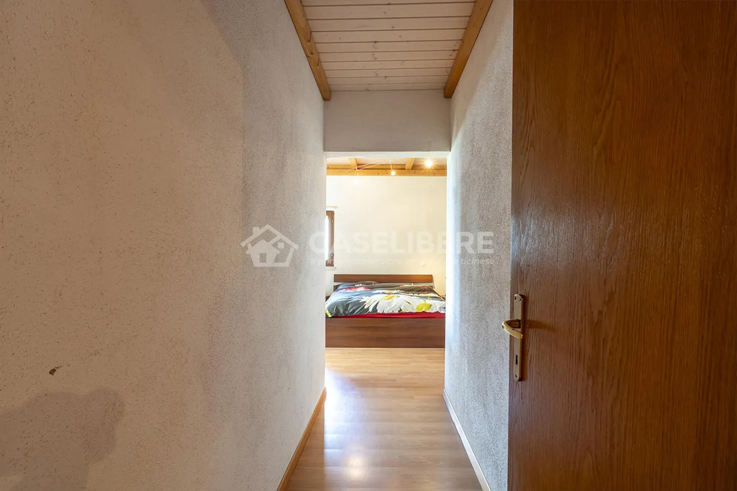 Ein RURALES PARADIES, DAS ÜBER DEM MAGADINO-PLATZ SCHWEBT - Foto 11 von 29