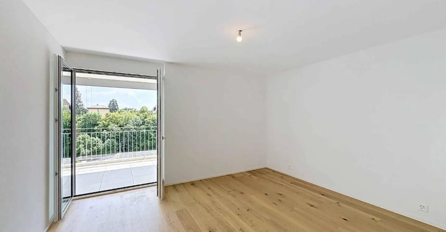Contemporary elegance and art of living in a new apartment - Photo 3 of 9