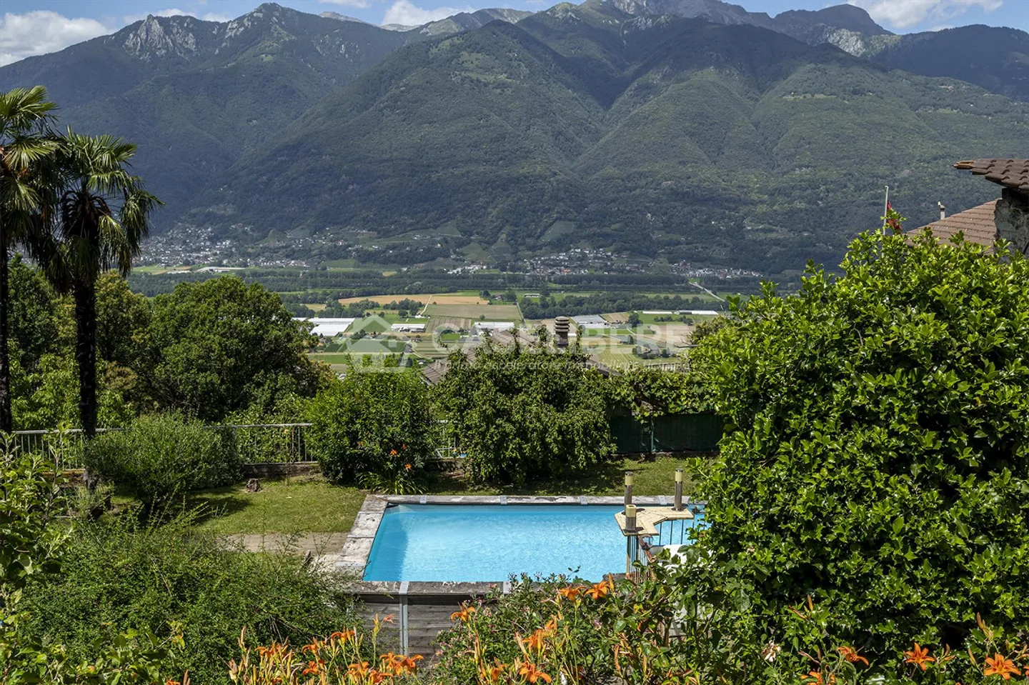 Ein RURALES PARADIES, DAS ÜBER DEM MAGADINO-PLATZ SCHWEBT - Foto 1 von 29