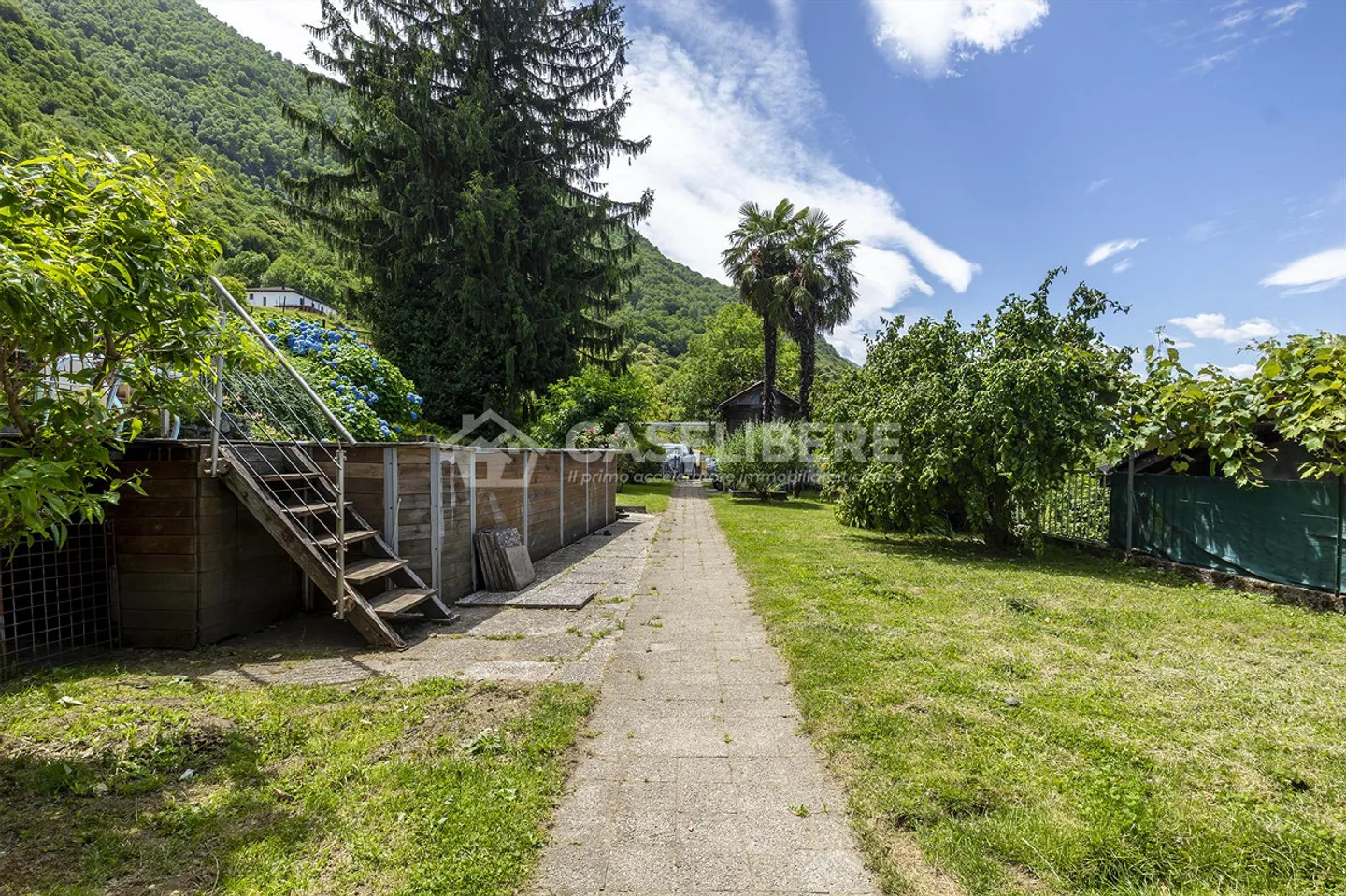 Ein RURALES PARADIES, DAS ÜBER DEM MAGADINO-PLATZ SCHWEBT - Foto 3 von 29