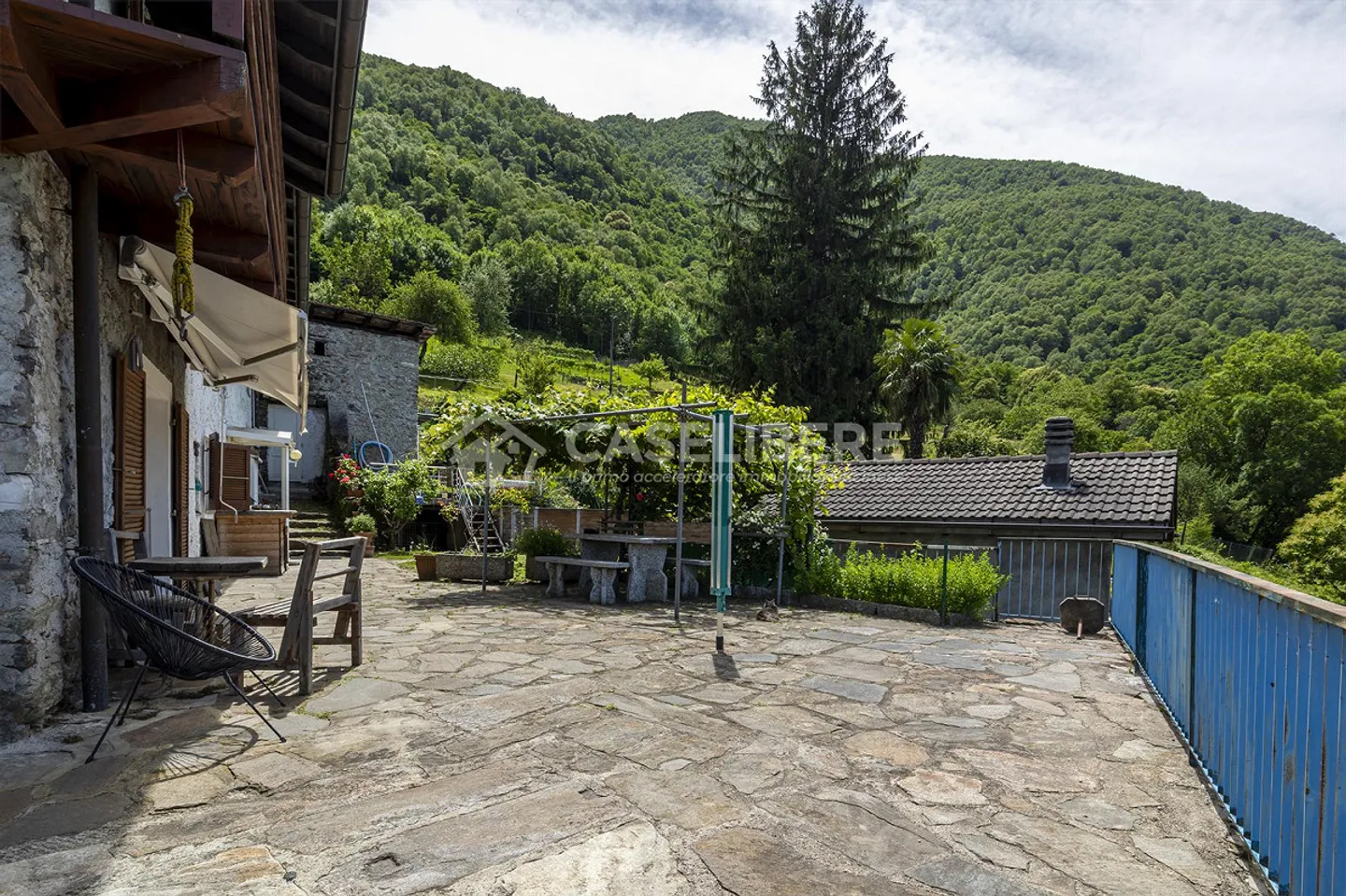 Ein RURALES PARADIES, DAS ÜBER DEM MAGADINO-PLATZ SCHWEBT - Foto 6 von 29