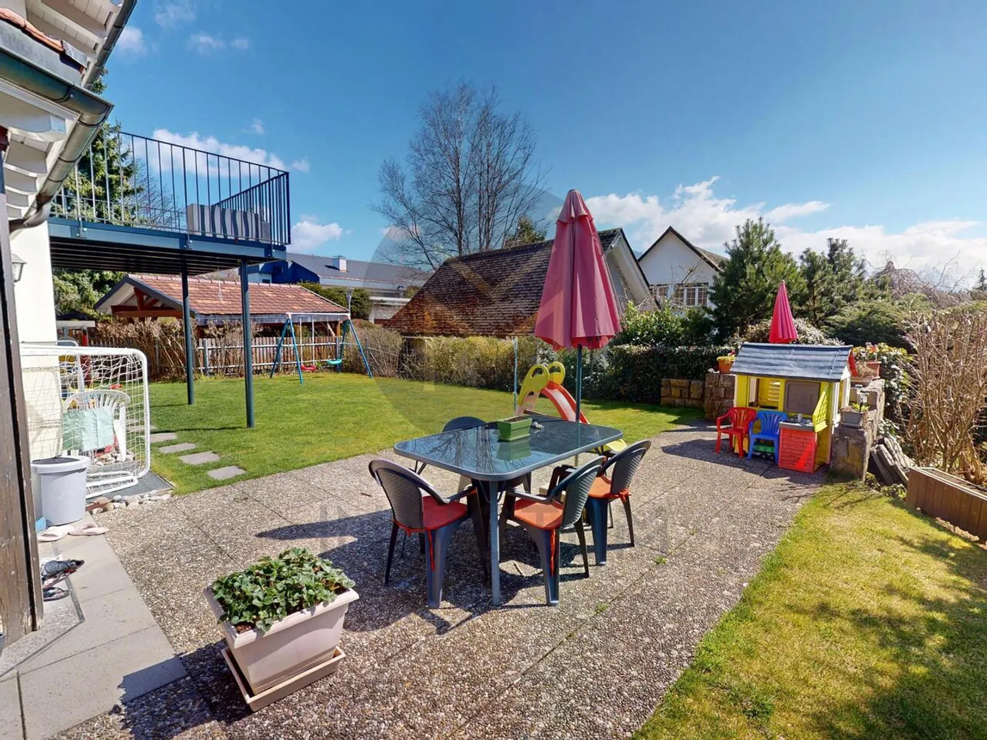 Charmant appartement de 5.5 pièces avec jardin privé de 168m2 - Photo 3 sur 15