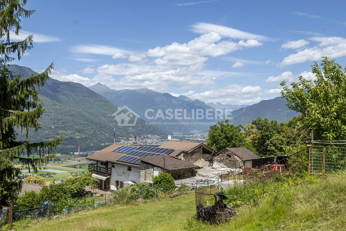 Ein RURALES PARADIES, DAS ÜBER DEM MAGADINO-PLATZ SCHWEBT - Foto 28 von 29