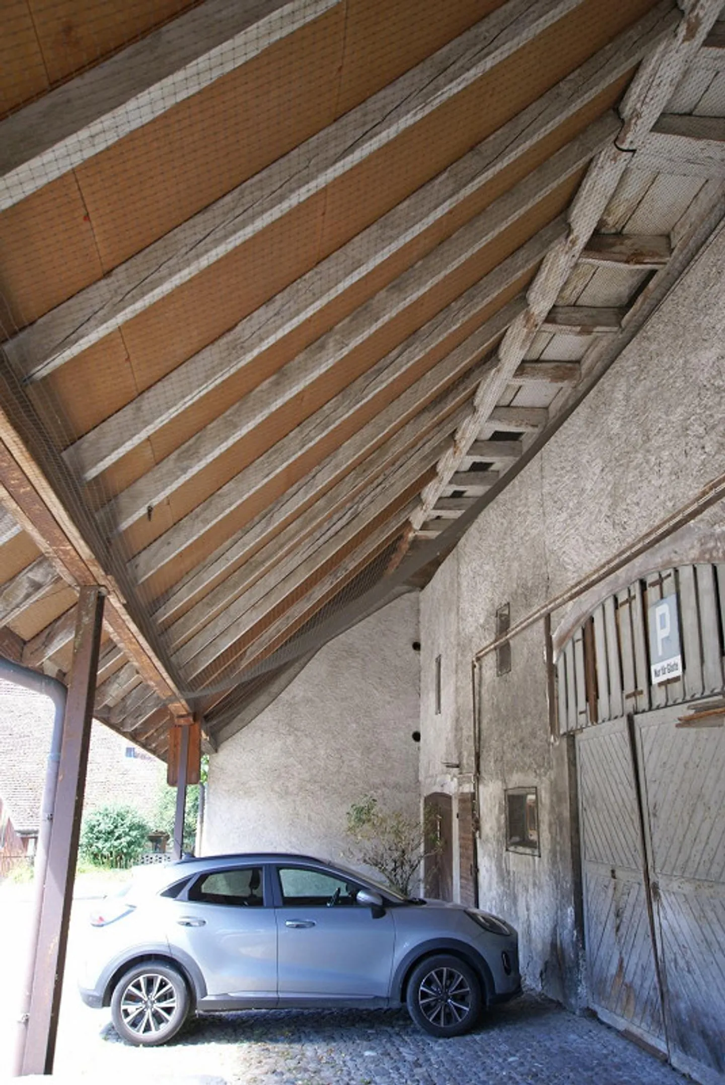Historisches Anwesen mit Investitionspotential - Foto 3 von 6