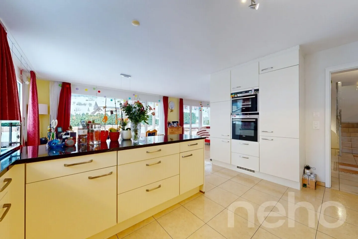 Grosszügiges Einfamilienhaus mit Terrasse - Foto 5 von 12