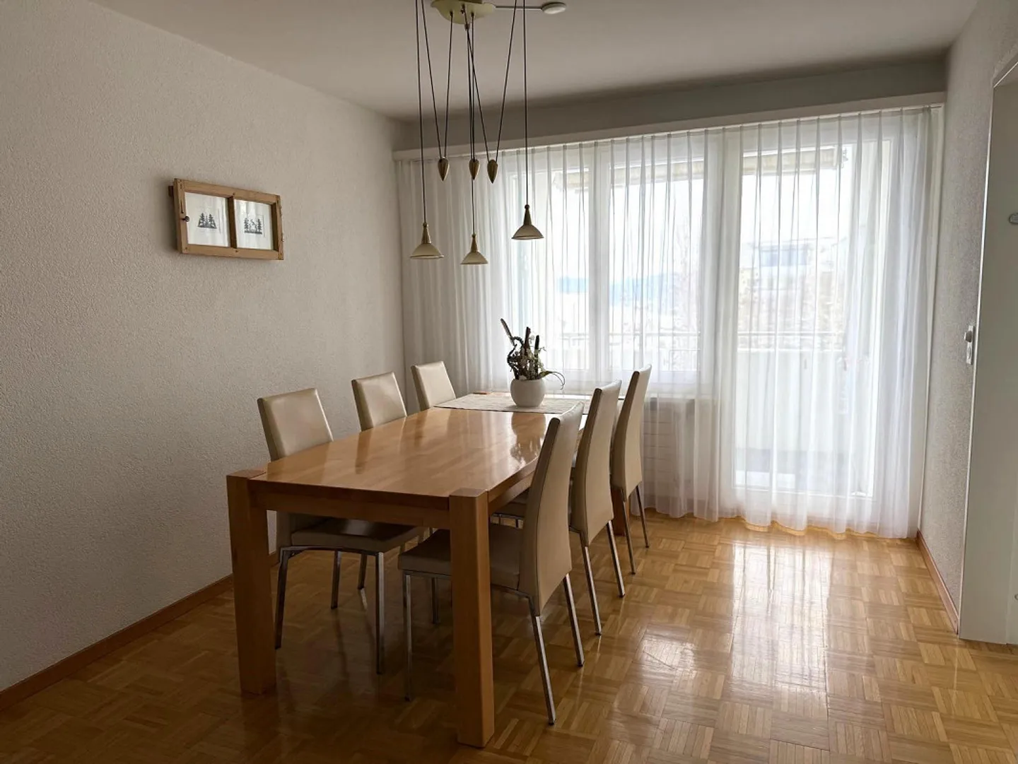 Spacious, light-flooded 4.5 room apartment - Photo 2 of 11