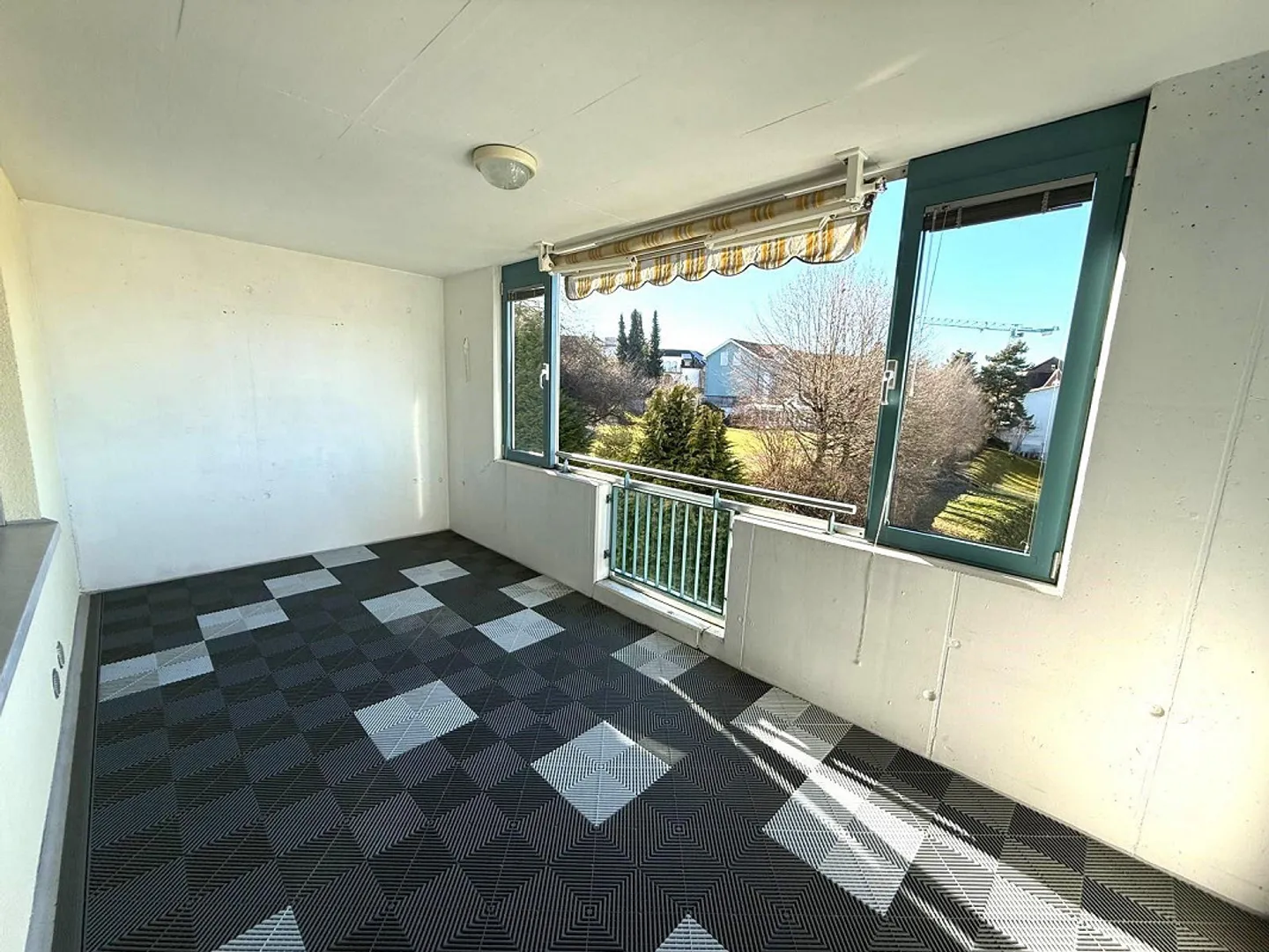 Spacious, light-flooded 4.5 room apartment - Photo 4 of 11