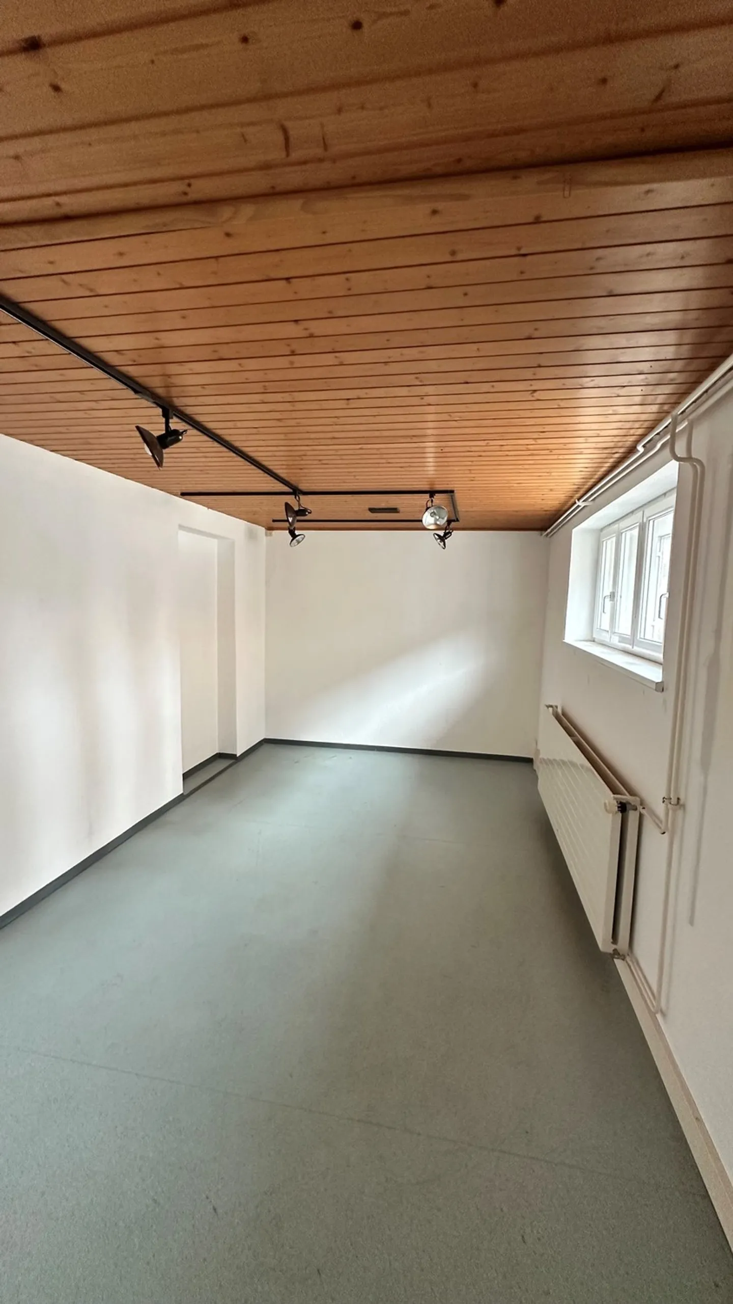 Hobby room (2 rooms) for rent in a central location in Grenchen - Photo 1 of 5