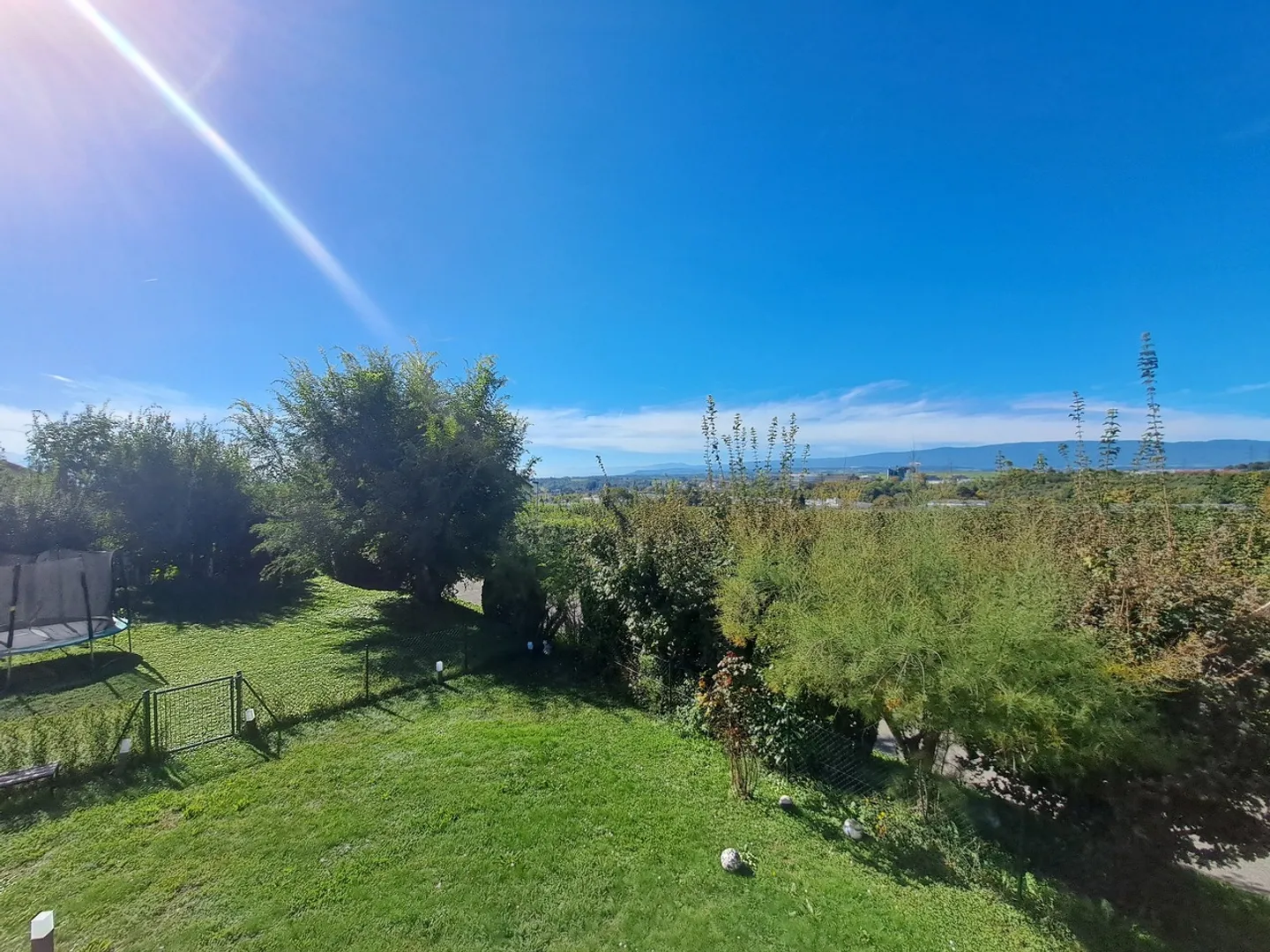 Spacious and bright 3.5-room apartment with balcony and fireplace for rent in Crissier - Photo 5 of 9