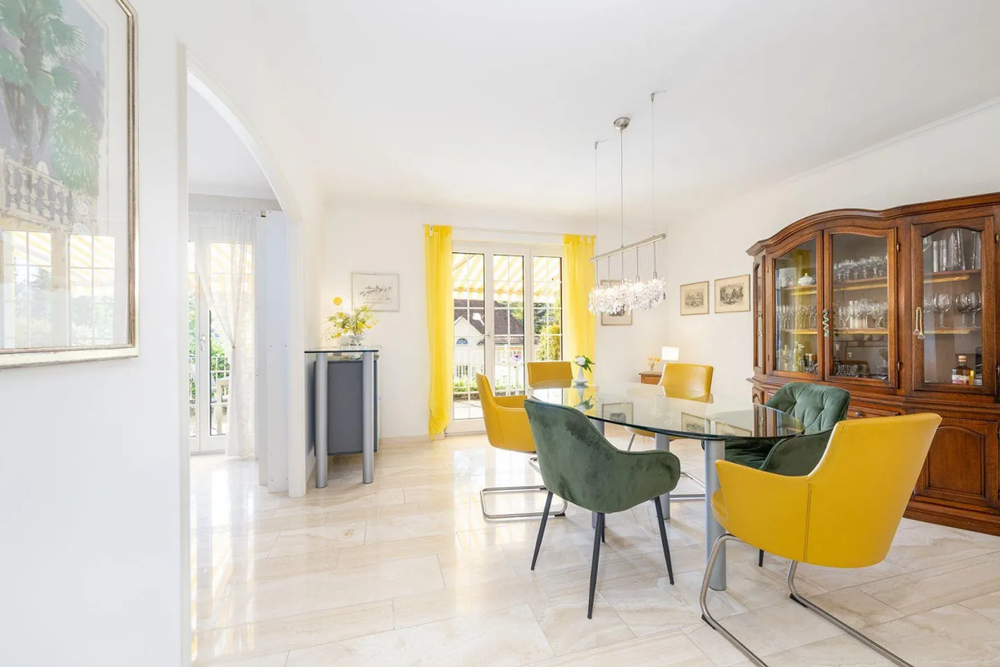 Attractive semi-detached family house with converted attic in prime location - Photo 2 of 12