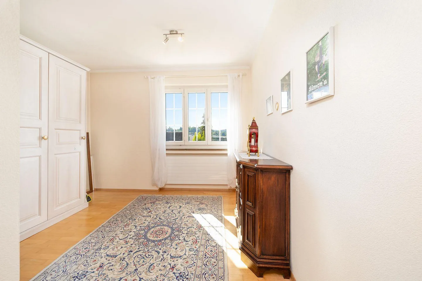 Attractive semi-detached family house with converted attic in prime location - Photo 6 of 12