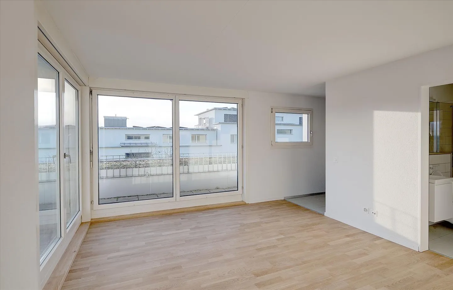 Votre oasis de bien-être avec une grande terrasse sur le toit ! - Photo 3 sur 9