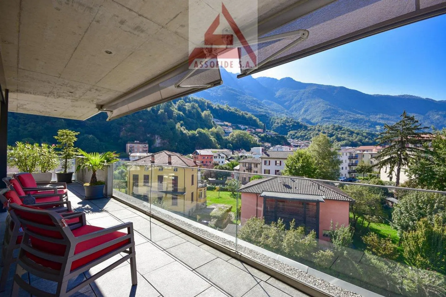 Penthouse de 5.5 pièces / 5.5 - appartement en attique - Photo 3 sur 9