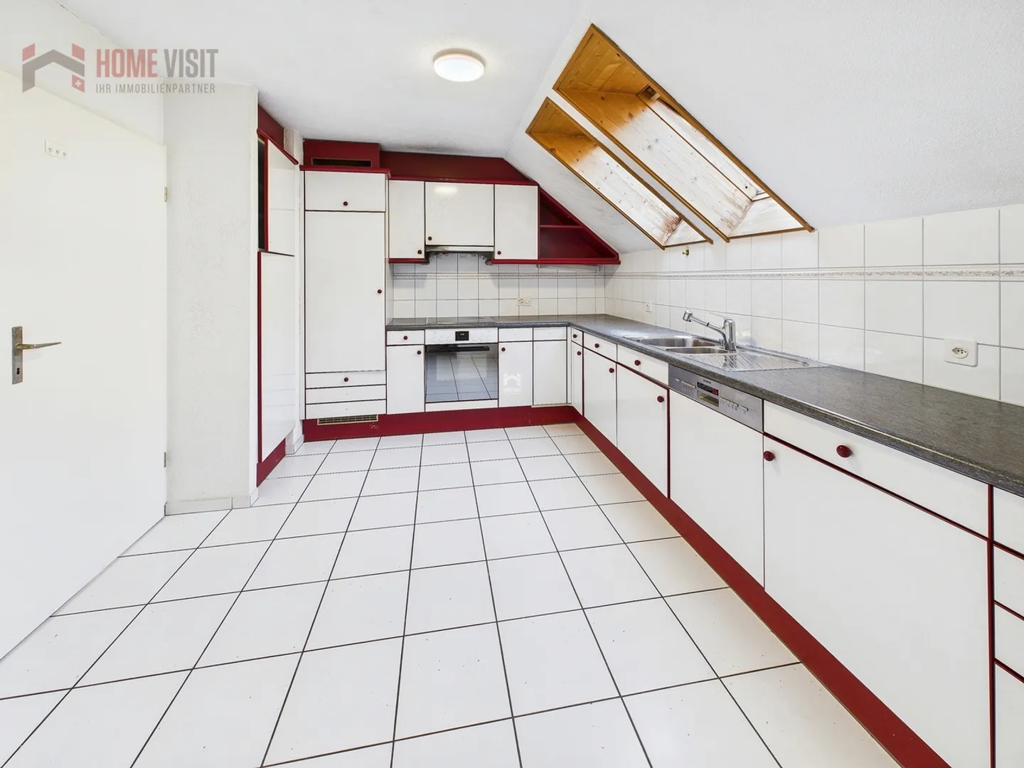 Living with a View - Maisonette with Gallery and Spacious Feel - Photo 4 of 13