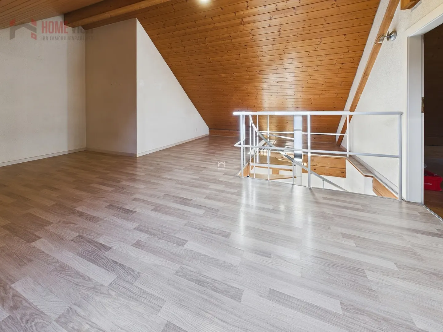 Living with a View - Maisonette with Gallery and Spacious Feel - Photo 10 of 13