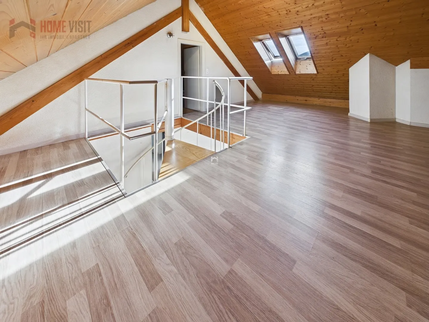 Living with a View - Maisonette with Gallery and Spacious Feel - Photo 11 of 13