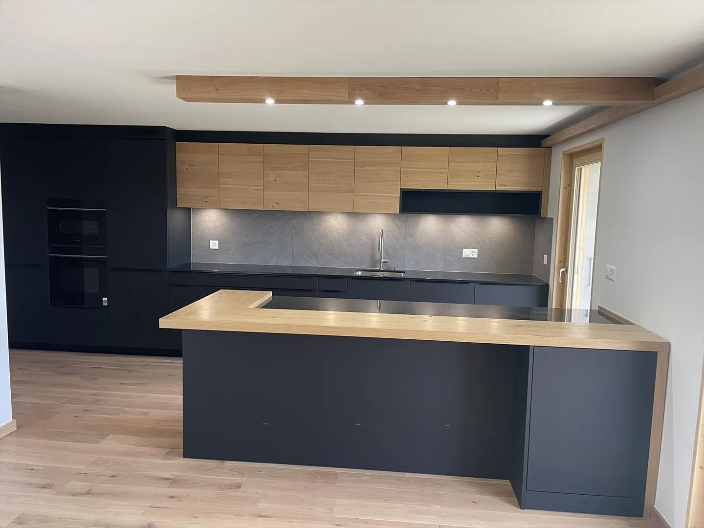 Appartamento con terrazza, 4 stanze - Foto 6 di 16