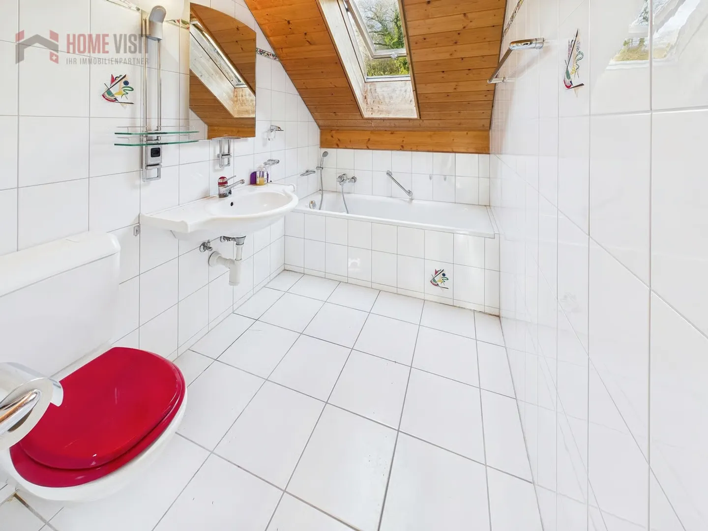 Living with a View - Maisonette with Gallery and Spacious Feel - Photo 9 of 13