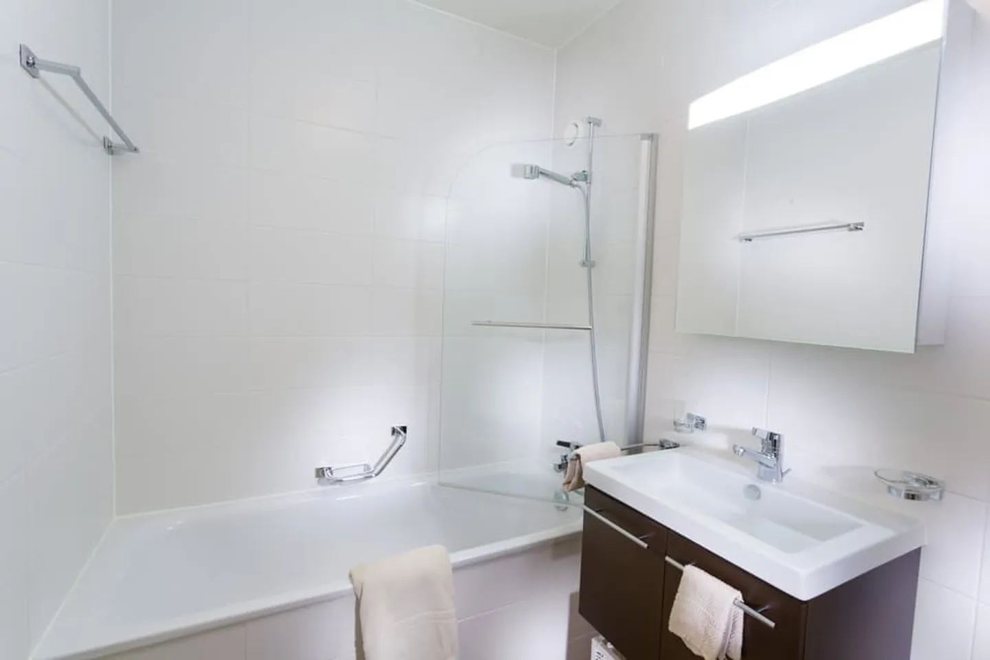 1 Bedroom Apartment in Nyon with Balcony & Parking. - Photo 6 sur 7