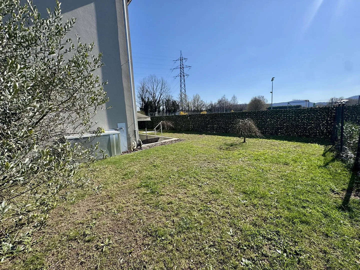 Modern 4.5 rooms with large private garden in Rancate - Photo 21 of 25
