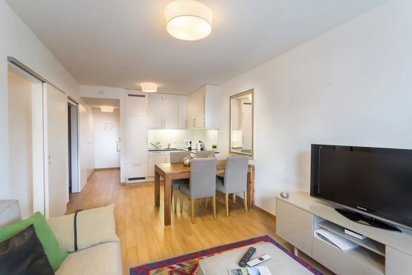 1 Bedroom Apartment in Nyon with Balcony & Parking. - Photo 2 sur 7