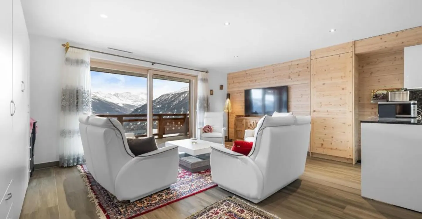 Magnificent ski in/out apartment - Photo 4 of 13