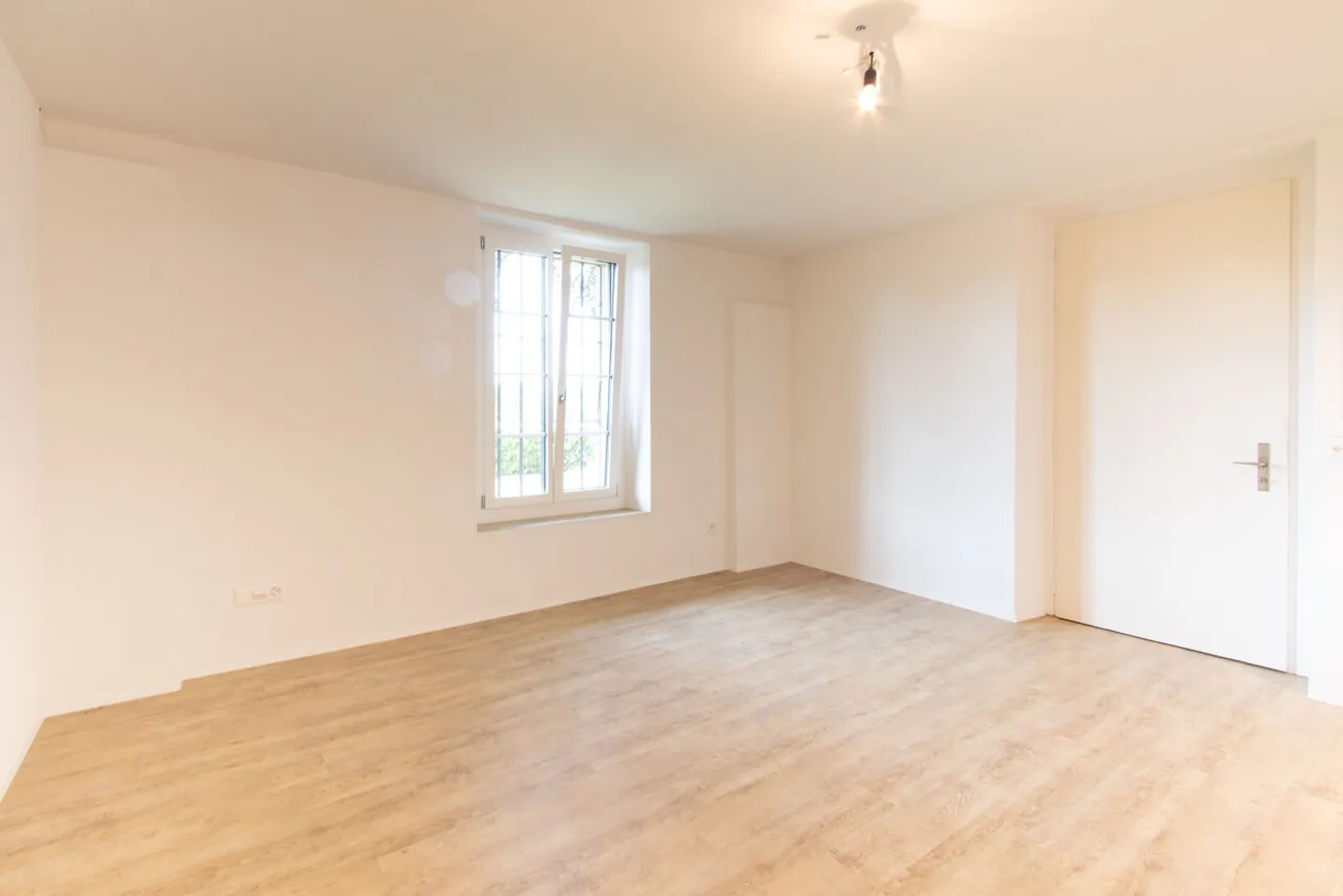 Appartement récemment rénové de 2 pièces à Morat - Photo 1 sur 7